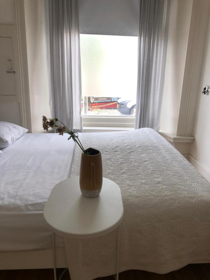 Guesthouse Uit De Kunst Leeuwarden Eksteriør billede