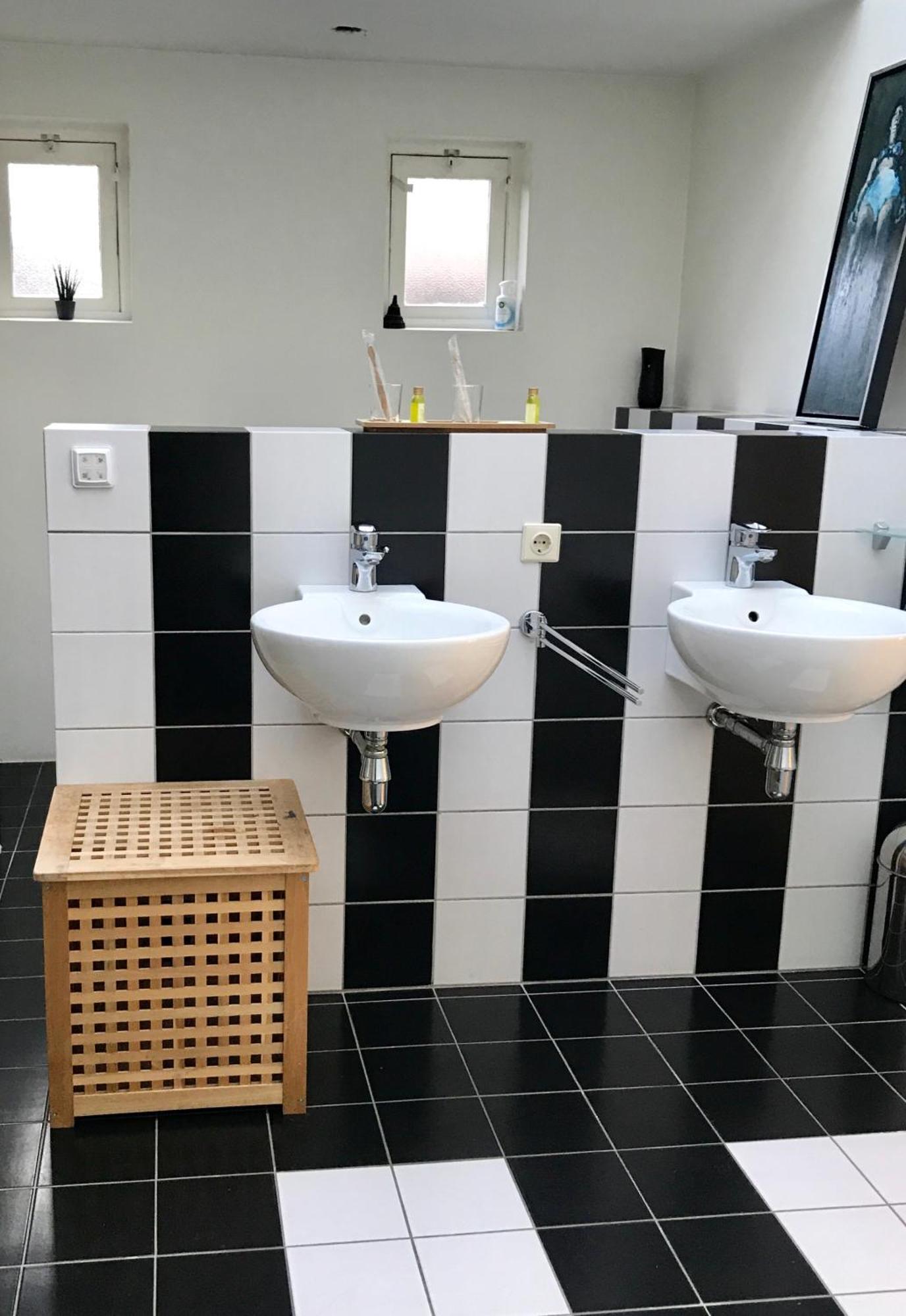 Guesthouse Uit De Kunst Leeuwarden Eksteriør billede